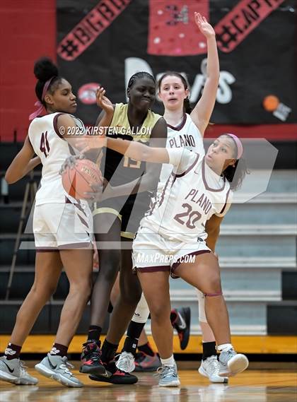 Thumbnail 1 in South Grand Prairie vs. Plano (UIL 6A Area Playoff) photogallery.