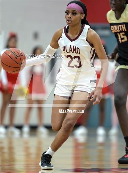 Thumbnail 1 in South Grand Prairie vs. Plano (UIL 6A Area Playoff) photogallery.
