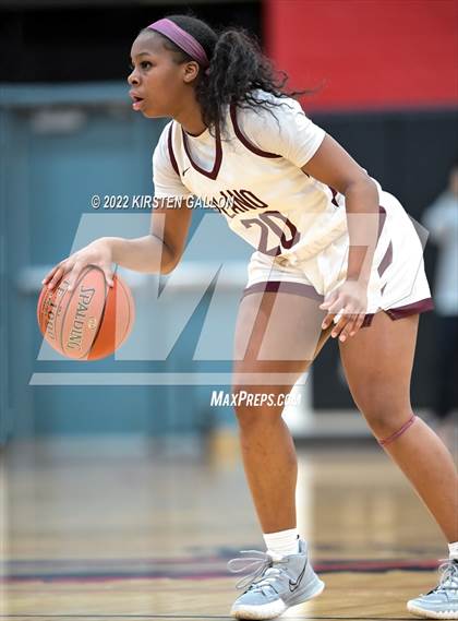 Thumbnail 3 in South Grand Prairie vs. Plano (UIL 6A Area Playoff) photogallery.