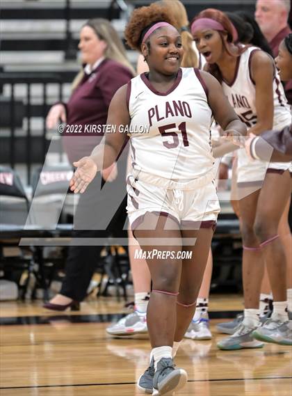 Thumbnail 2 in South Grand Prairie vs. Plano (UIL 6A Area Playoff) photogallery.