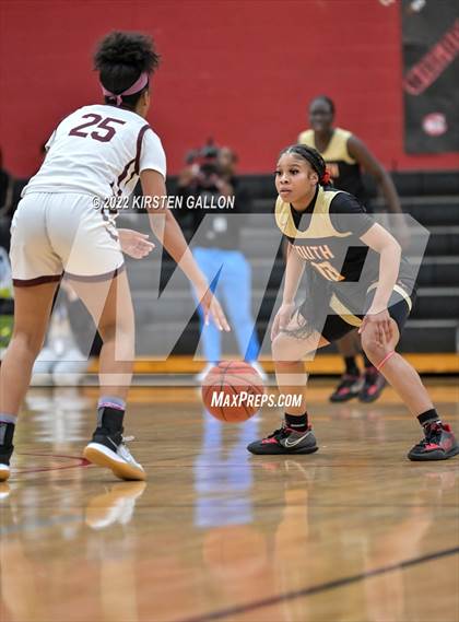 Thumbnail 2 in South Grand Prairie vs. Plano (UIL 6A Area Playoff) photogallery.
