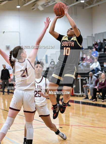 Thumbnail 2 in South Grand Prairie vs. Plano (UIL 6A Area Playoff) photogallery.