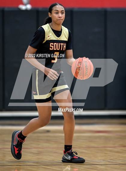 Thumbnail 1 in South Grand Prairie vs. Plano (UIL 6A Area Playoff) photogallery.