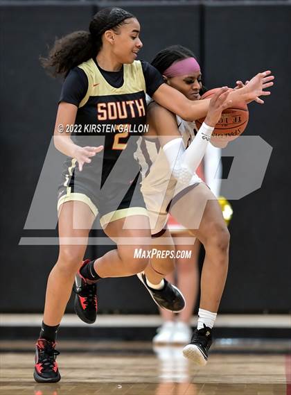 Thumbnail 2 in South Grand Prairie vs. Plano (UIL 6A Area Playoff) photogallery.