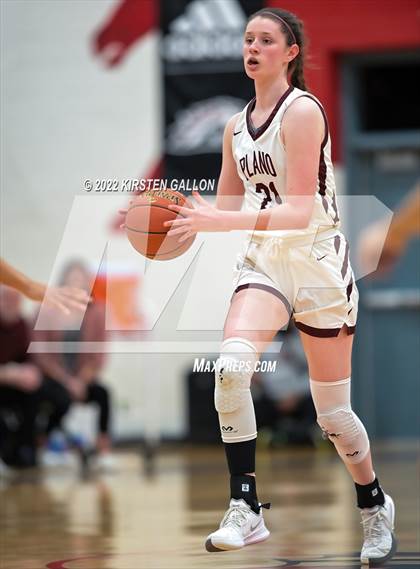 Thumbnail 1 in South Grand Prairie vs. Plano (UIL 6A Area Playoff) photogallery.