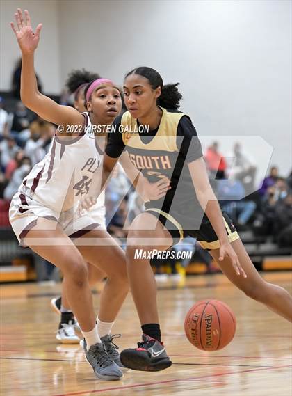 Thumbnail 3 in South Grand Prairie vs. Plano (UIL 6A Area Playoff) photogallery.