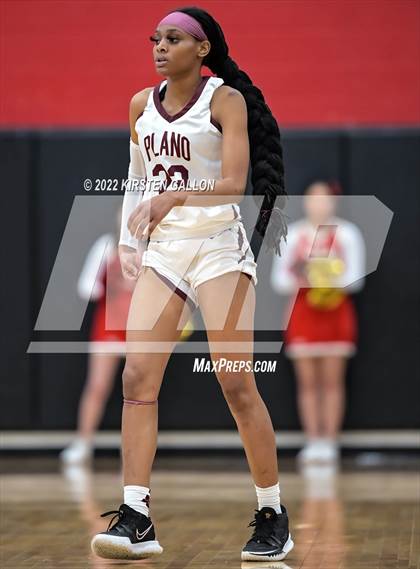 Thumbnail 3 in South Grand Prairie vs. Plano (UIL 6A Area Playoff) photogallery.