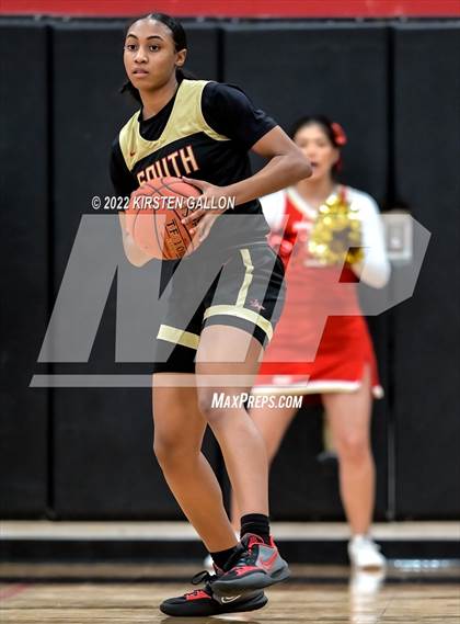Thumbnail 2 in South Grand Prairie vs. Plano (UIL 6A Area Playoff) photogallery.