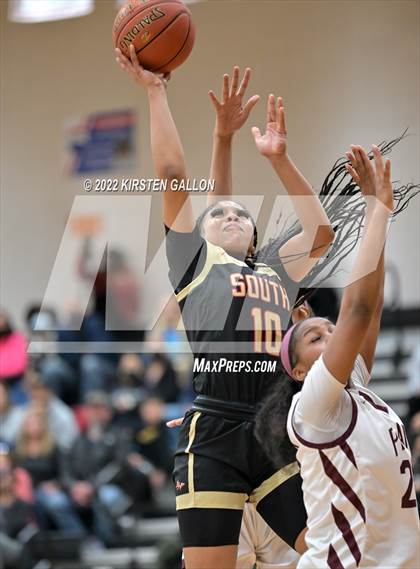 Thumbnail 1 in South Grand Prairie vs. Plano (UIL 6A Area Playoff) photogallery.