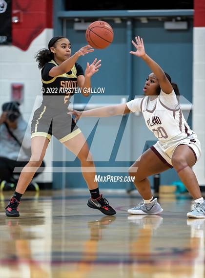Thumbnail 2 in South Grand Prairie vs. Plano (UIL 6A Area Playoff) photogallery.