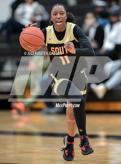 Thumbnail 1 in South Grand Prairie vs. Plano (UIL 6A Area Playoff) photogallery.
