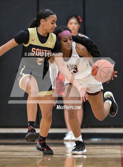 Thumbnail 1 in South Grand Prairie vs. Plano (UIL 6A Area Playoff) photogallery.