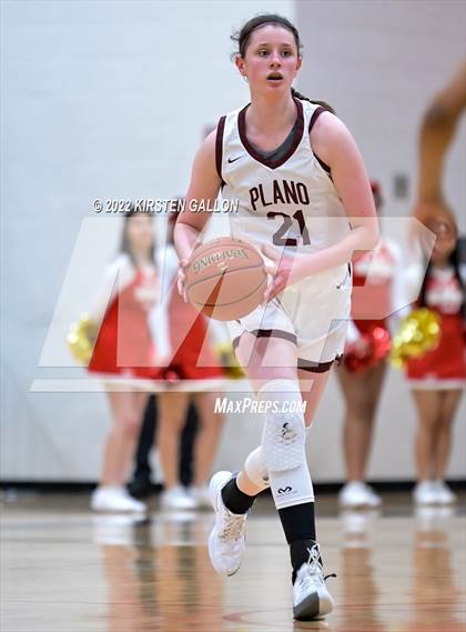 Thumbnail 3 in South Grand Prairie vs. Plano (UIL 6A Area Playoff) photogallery.
