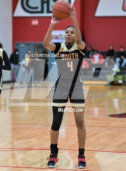 Thumbnail 3 in South Grand Prairie vs. Plano (UIL 6A Area Playoff) photogallery.