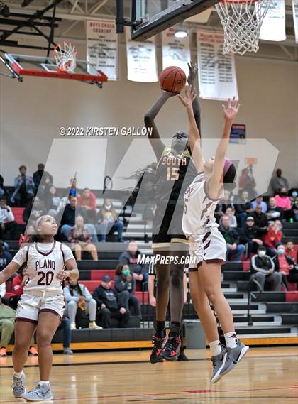 Thumbnail 2 in South Grand Prairie vs. Plano (UIL 6A Area Playoff) photogallery.