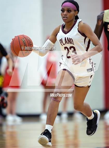 Thumbnail 2 in South Grand Prairie vs. Plano (UIL 6A Area Playoff) photogallery.