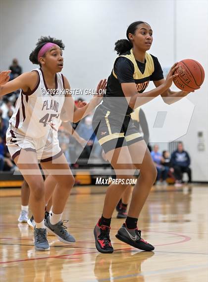 Thumbnail 1 in South Grand Prairie vs. Plano (UIL 6A Area Playoff) photogallery.