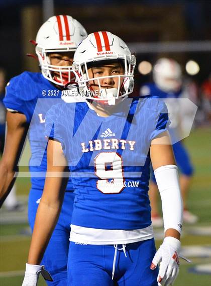Thumbnail 3 in Mater Dei vs. Liberty (Polynesian Classic) photogallery.