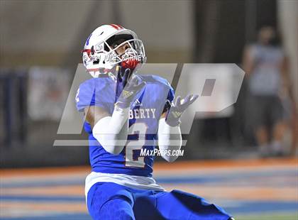 Thumbnail 3 in Mater Dei vs. Liberty (Polynesian Classic) photogallery.