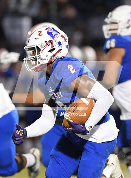 Thumbnail 3 in Mater Dei vs. Liberty (Polynesian Classic) photogallery.