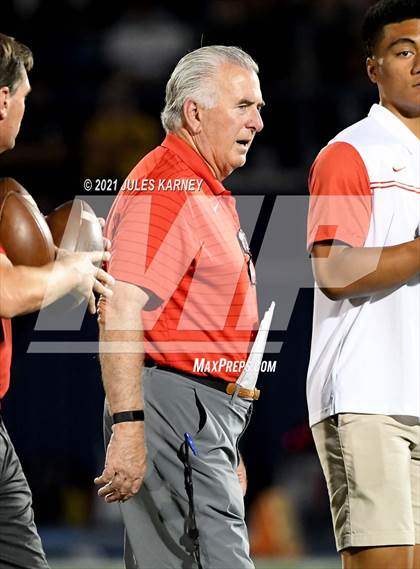 Thumbnail 2 in Mater Dei vs. Liberty (Polynesian Classic) photogallery.