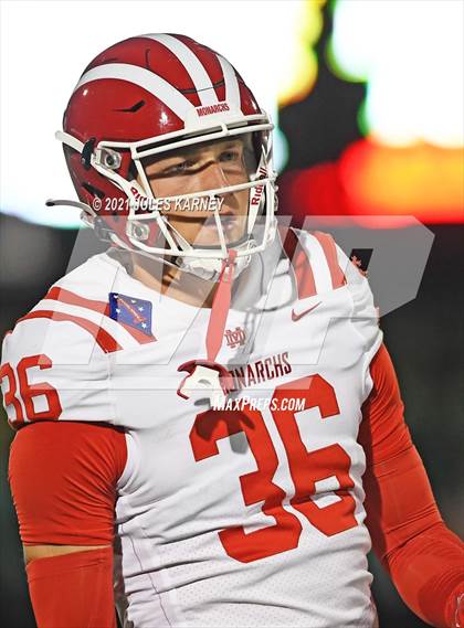 Thumbnail 2 in Mater Dei vs. Liberty (Polynesian Classic) photogallery.