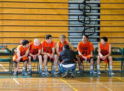 Thumbnail 1 in Carpinteria vs South Pasadena (Santa Barbara Holiday Classic) photogallery.