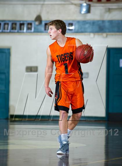 Thumbnail 1 in Carpinteria vs South Pasadena (Santa Barbara Holiday Classic) photogallery.