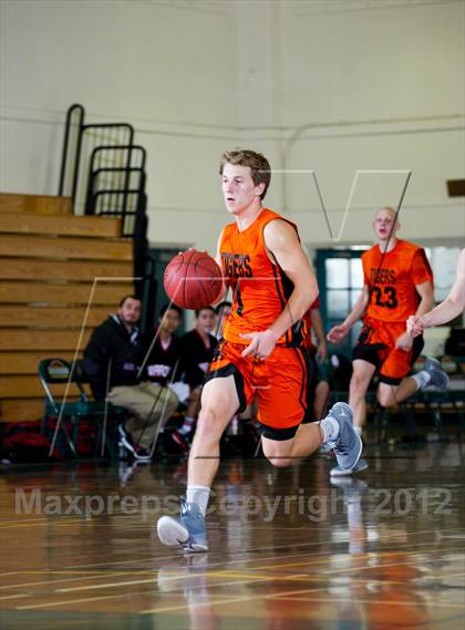 Thumbnail 2 in Carpinteria vs South Pasadena (Santa Barbara Holiday Classic) photogallery.