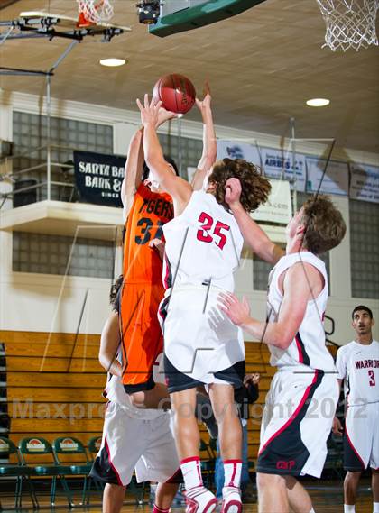 Thumbnail 1 in Carpinteria vs South Pasadena (Santa Barbara Holiday Classic) photogallery.