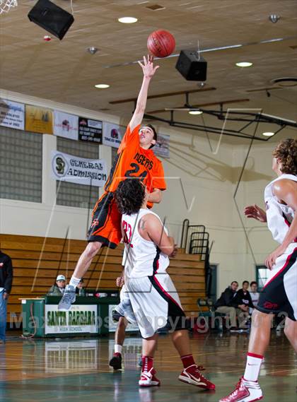 Thumbnail 2 in Carpinteria vs South Pasadena (Santa Barbara Holiday Classic) photogallery.