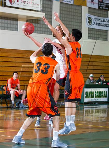Thumbnail 1 in Carpinteria vs South Pasadena (Santa Barbara Holiday Classic) photogallery.