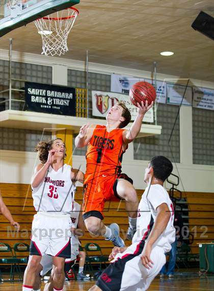 Thumbnail 2 in Carpinteria vs South Pasadena (Santa Barbara Holiday Classic) photogallery.