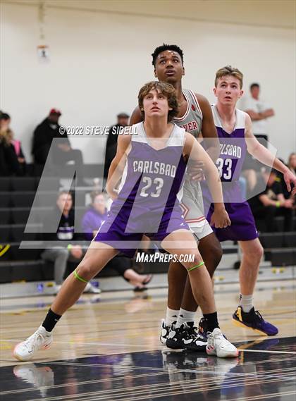 Thumbnail 2 in Carlsbad vs. Hoover photogallery.