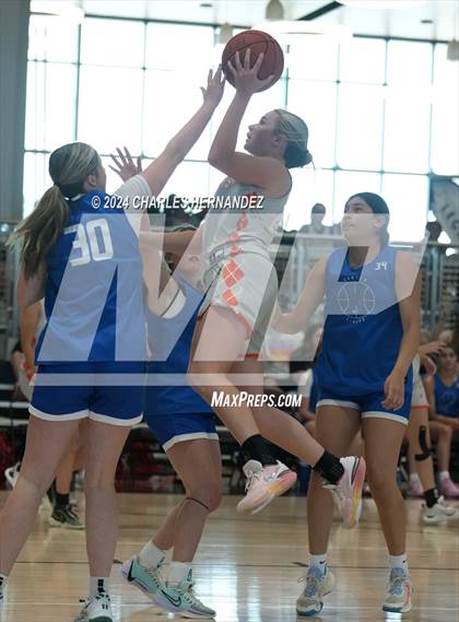 Thumbnail 2 in Mineola vs Gunter (Texas Association of Basketball Coaches Showcase) photogallery.
