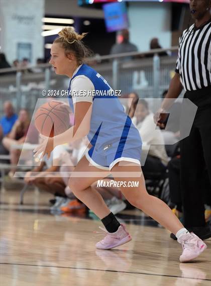 Thumbnail 2 in Mineola vs Gunter (Texas Association of Basketball Coaches Showcase) photogallery.