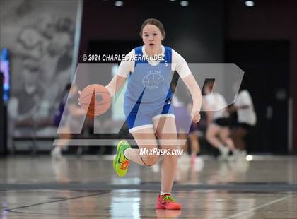 Thumbnail 1 in Mineola vs Gunter (Texas Association of Basketball Coaches Showcase) photogallery.