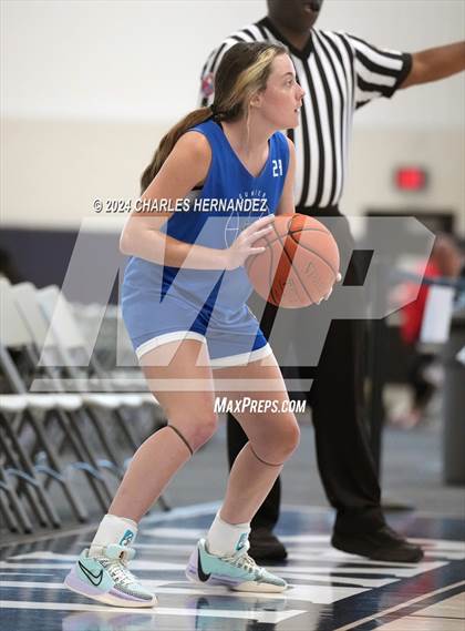 Thumbnail 1 in Mineola vs Gunter (Texas Association of Basketball Coaches Showcase) photogallery.