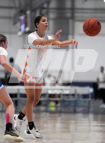 Thumbnail 2 in Mineola vs Gunter (Texas Association of Basketball Coaches Showcase) photogallery.
