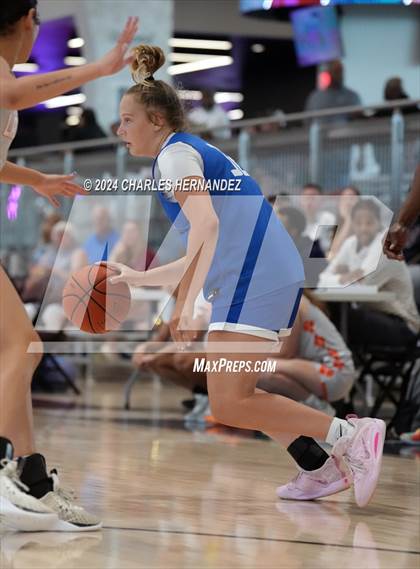 Thumbnail 2 in Mineola vs Gunter (Texas Association of Basketball Coaches Showcase) photogallery.