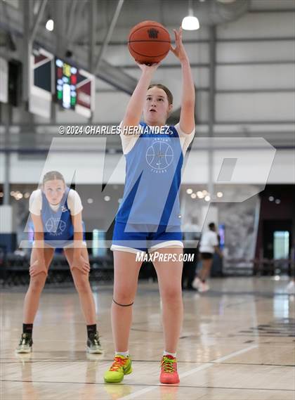Thumbnail 3 in Mineola vs Gunter (Texas Association of Basketball Coaches Showcase) photogallery.