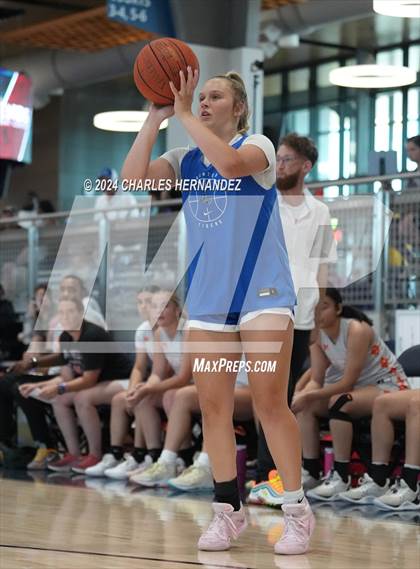 Thumbnail 3 in Mineola vs Gunter (Texas Association of Basketball Coaches Showcase) photogallery.