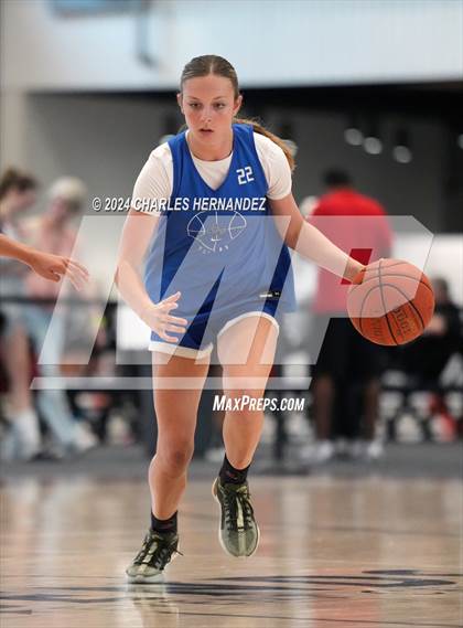 Thumbnail 3 in Mineola vs Gunter (Texas Association of Basketball Coaches Showcase) photogallery.