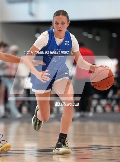 Thumbnail 2 in Mineola vs Gunter (Texas Association of Basketball Coaches Showcase) photogallery.
