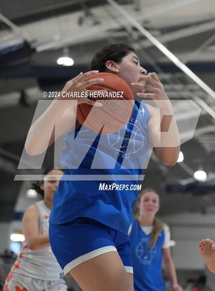 Thumbnail 3 in Mineola vs Gunter (Texas Association of Basketball Coaches Showcase) photogallery.