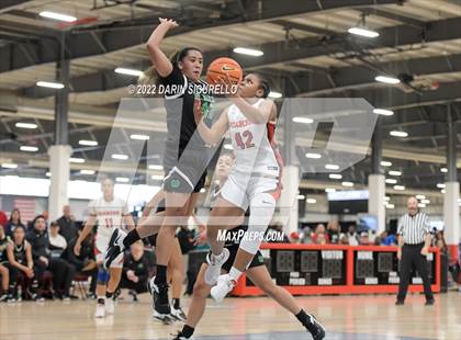 Thumbnail 1 in St. Mary's vs. Sidwell Friends (NIKE Tournament of Champions) photogallery.
