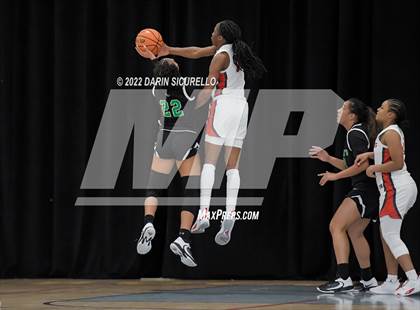 Thumbnail 3 in St. Mary's vs. Sidwell Friends (NIKE Tournament of Champions) photogallery.