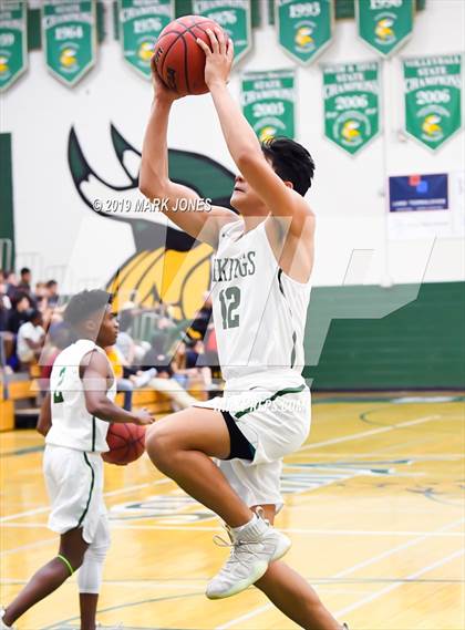 Thumbnail 1 in Sunnyslope vs. Greenway (Sunnyslope Hoopsgiving Basketball Tournament) photogallery.