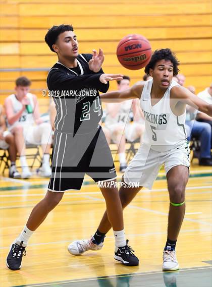 Thumbnail 2 in Sunnyslope vs. Greenway (Sunnyslope Hoopsgiving Basketball Tournament) photogallery.