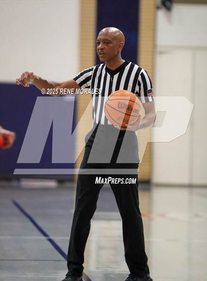 Thumbnail 3 in Village Christian vs Maranatha photogallery.